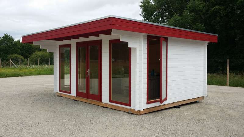 Chalet bureau de jardin en bois showroom la roche-sur-yon