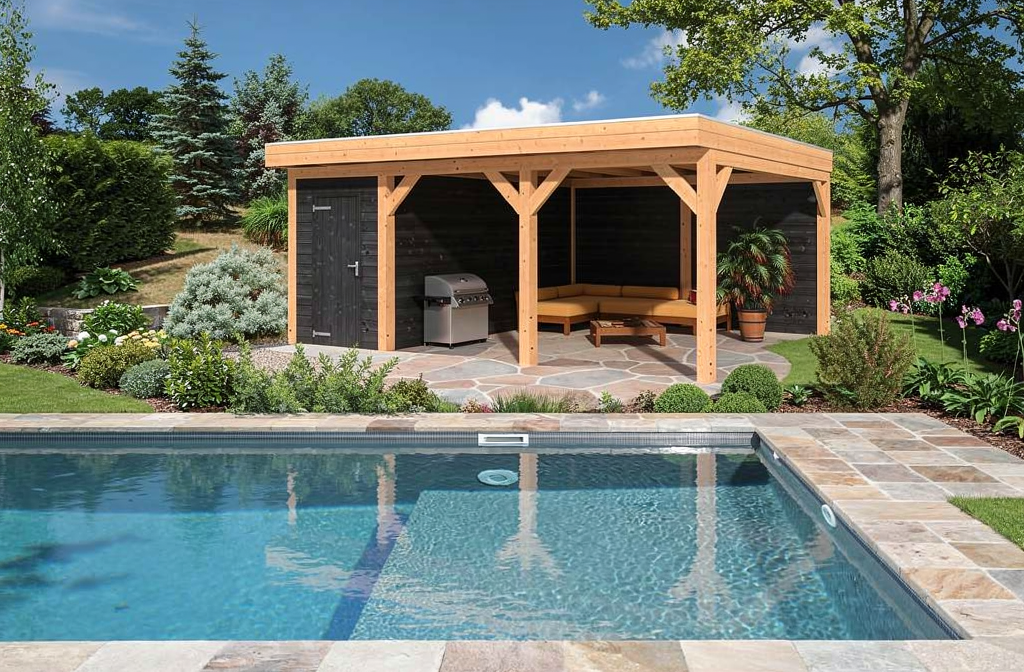 Poolhouse bois pas cher: structure en bois près de la piscine avec coin salon, toit plat et le barbecue, entouré de verdure et d’un jardin bien entretenu.